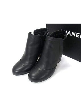 Chanel CC Logo Leather Chain Short Boots) Shoes Black 36.5